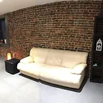 Duplex Style Industriel A Deux Pas De La Place *