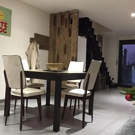 Duplex Style Industriel A Deux Pas De La Place * Bertrix