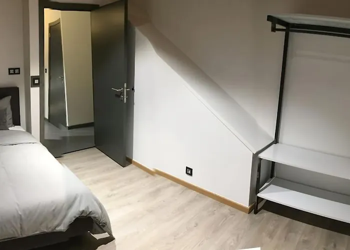 Duplex Style Industriel A Deux Pas De La Place * Bertrix